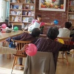 デイ・サロン　つどいの杜～（株）六花のロゴ
