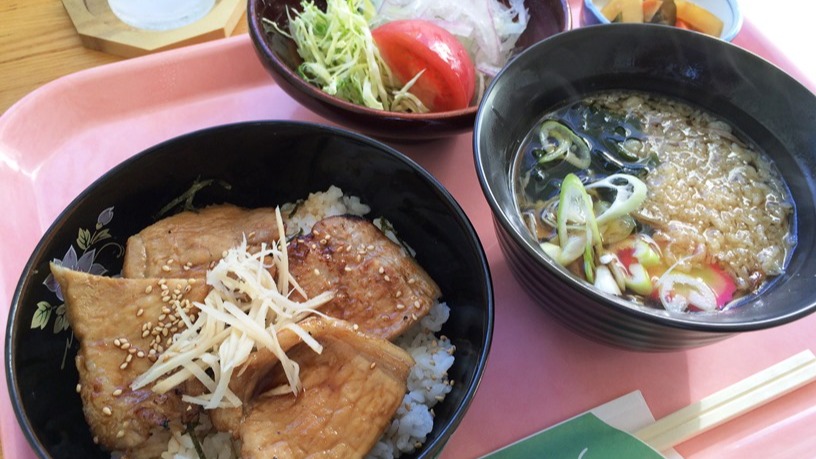 食事とお茶の店　やくそく